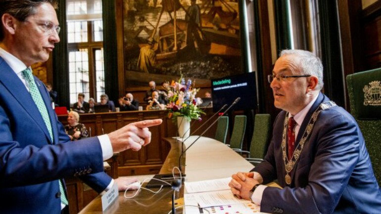 أبو طالب عمدة روتردام يريد زيادة التعويض الذي يحصل عليه أعضاء مجالس البلديات الكبرى 500 € شهريا