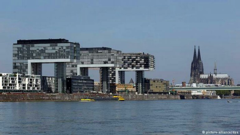 مدينة كولونيا الألمانية تدفع 6800 يورو شهريا ثمنا لإيجار غرفة صغيرة لعائلة لاجئة