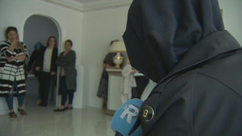 الأم التي تسبب ابنها بطردها من منزلها في Schiedam - عادت للمنزل ولكنها مازالت مهددة بالطرد