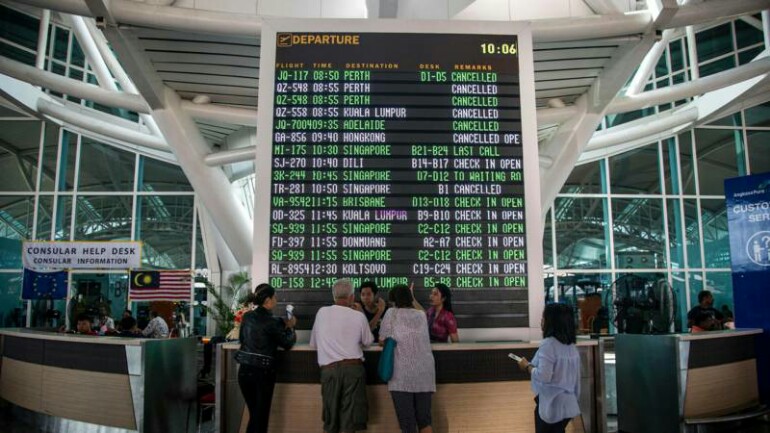 طفل 12 عام من أستراليا يسافر بالطائرة الى أندونيسيا باستخدام بطاقة حساب والديه دون علمهما