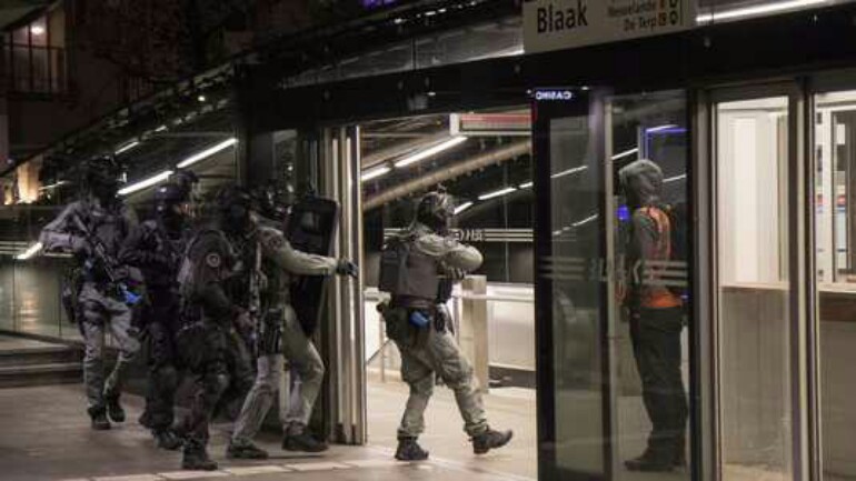 وحدة مكافحة الإرهاب تجري تدريبا على مواجهة الهجمات بيوم عيد الملك في روتردام