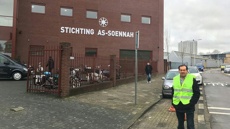 مسجد السنة في Den Haag - تلقينا أموالا من الكويت ولا نسعى لأي نفوذ