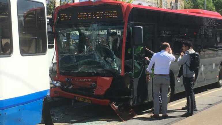 14 جريحا في حادثة تصادم بين حافلة ركاب و ترام في أمستردام