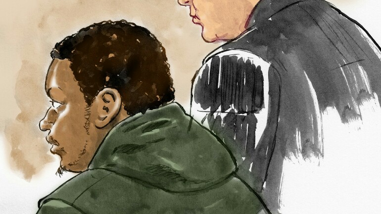 السجن خمس سنوات لمختل قتل رجل طعنا بسكين بالمترو في أمستردام