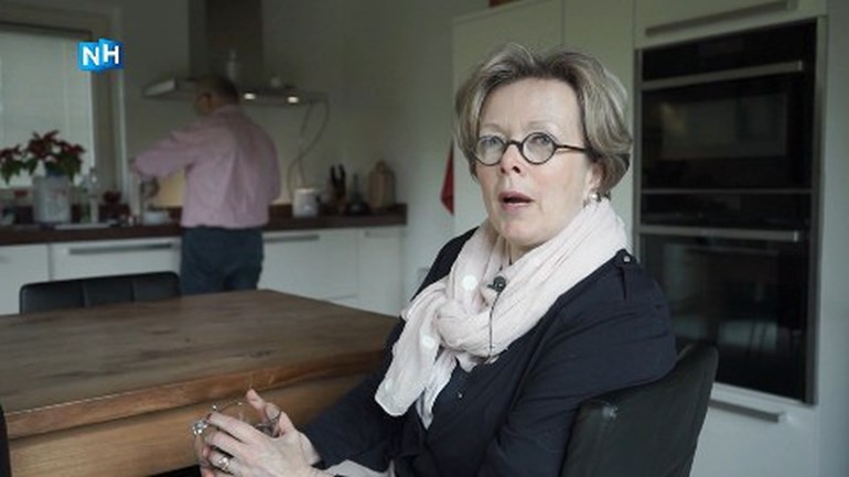 مريضة سابقة بالسرطان بشمال هولندا - مقتنعة تماما بدور زيت الحشيش في شفائها