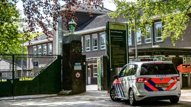 توظيف أربعة أشخاص سوريين وأرتيريين ليكونوا عين وأذن البلدية في مركز لجوء Weert