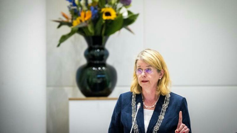 رئيسة بلدية دانهاخ تتحمل مسؤوليتها وتعتذر في مجلس المدينة عن عدم الوضوح بشأن حادث الطعن