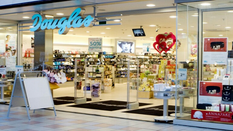 السماح للمحجبات بالعمل فقط بالمستودعات - انتقادات شديدة لمتاجر دوغلاس في هولندا