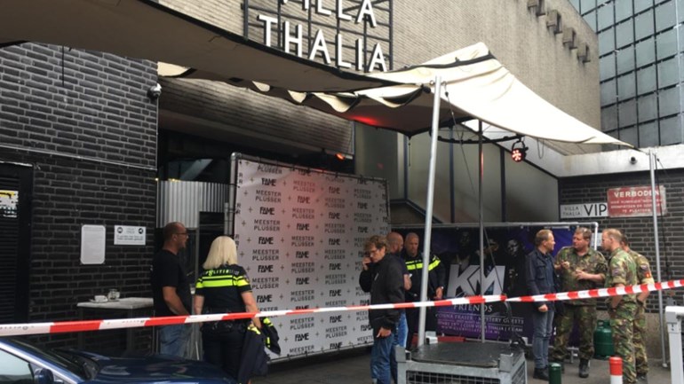 العثور على قنبلة أمام باب ملهى فيلا تاليا بوسط مدينة روتردام