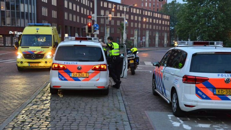 سائق تكسي من سخيدام يتعرض للاعتداء والضرب على رأسه بمسدس في بريدا