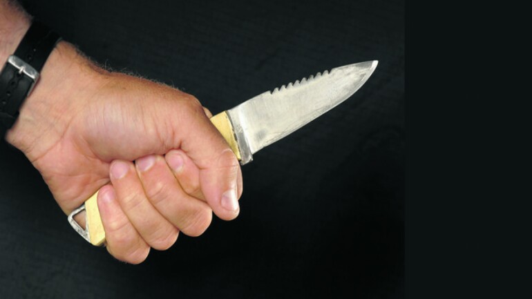 السجن 183 يوم لرجل سوري هدد الموظفين والزبائن بسكين في سوبرماركت جامبو بهيلموند