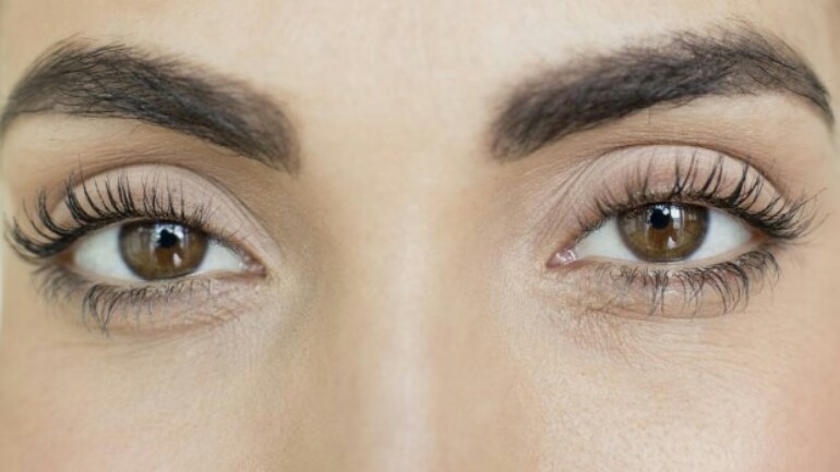 يمكن التعرف على الإنسان النرجسي "الأناني" من خلال حواجبه