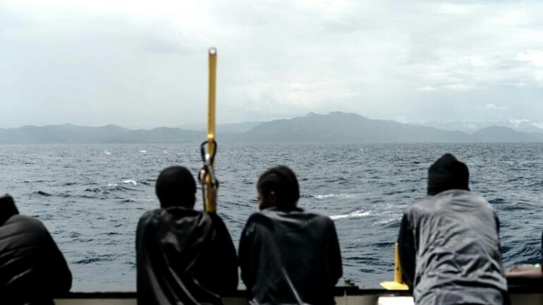 بعد انتظار المهاجرين اسبوع في البحر - سفينة الانقاذ Aquarius ستصل مساء اليوم الى وجهتها