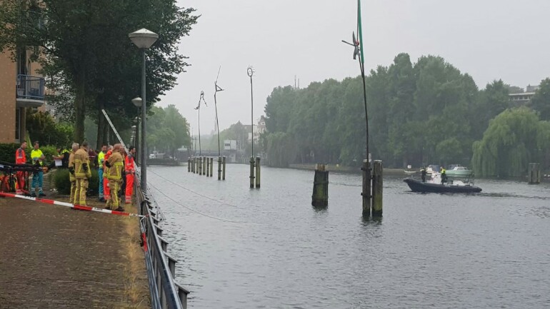لص يسرق متجر بأمستردام ثم يغرق وهو يحاول الهرب سباحة