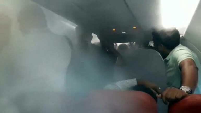 طيار يجبر الركاب على مغادرة الطائرة بطريقة غريبة في الهند