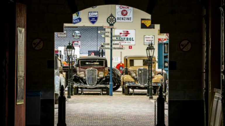 أكثر من 200 سيارة فورد كلاسيكية يتم بيعها بمزاد علني في متحف بجنوب هولندا - هذا تاريخ يضيع الأن !