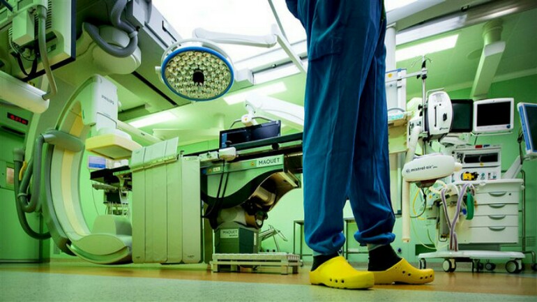 مشفى في نيميخين تختار اثنين من السوريين القادمين حديثا لتدريبهم كمساعدي جراحة