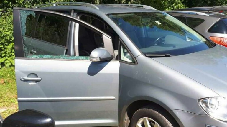 الأهل تركوا أطفالهم الثلاثة في الحر ضمن السيارة المغلقة وذهبوا الى السوق الشعبي في أوتريخت