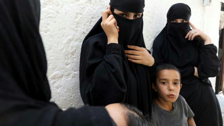 النيابة العامة الهولنديات تريد إعادة ثلاثة نساء من سوريا لمحاكمتهم في هولندا