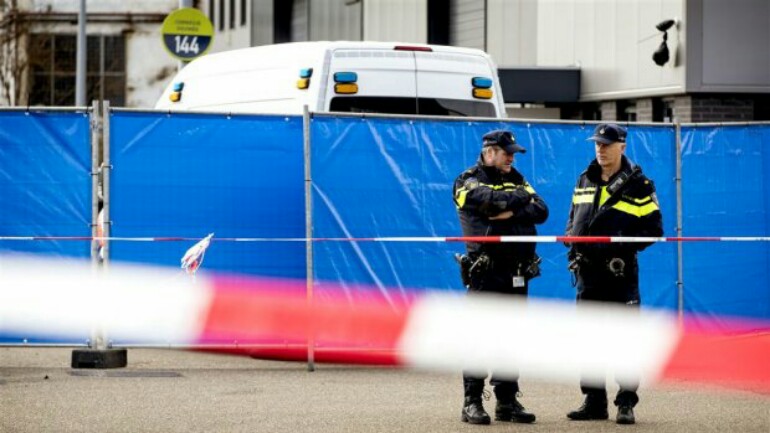 النيابة العامة الهولندية ترتكب خطأ بالتنصت على صحفي بقضية مقتل شقيق الشاهد الملك نبيل