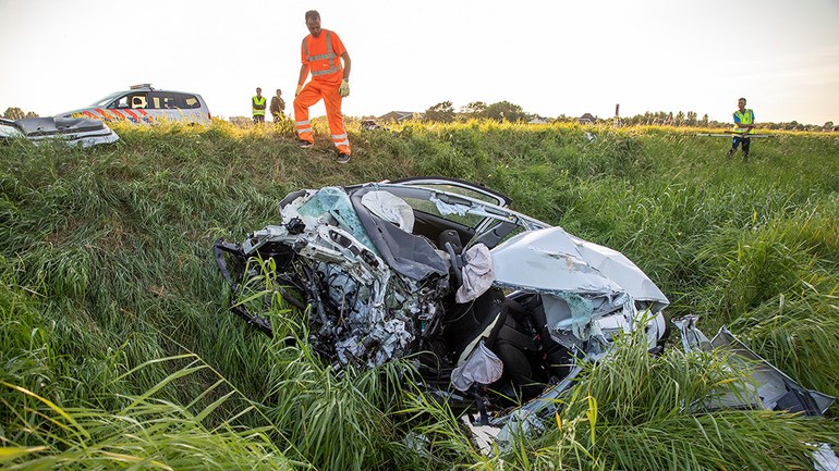 وفاة ثلاثة شبان واصابة اثنين بجروح خطيرة في حادث تصادم خطير في Uitgeest شمال هولندا