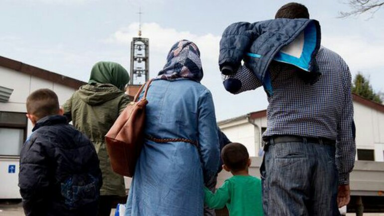 ضجة في ألمانيا حول رجل سوري مع أربع زوجات و 23 طفل - يتلقى مساعدة 360،000 يورو سنويا