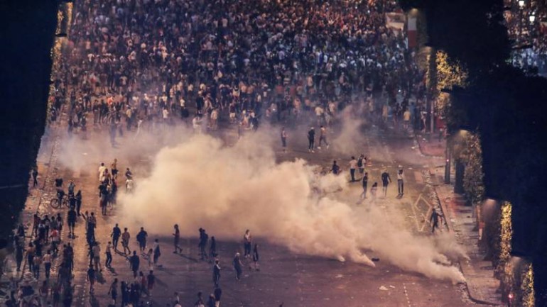 أعمال شغب ونهب في وسط باريس أثناء الإحتفال بالفوز بكأس العالم