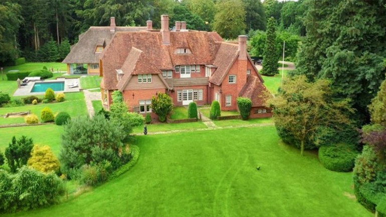 من سيشتري هذا القصر المتواضع في آيندهوفن - ثمنه أكثر من 30 مليون يورو