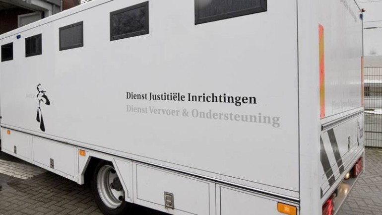 سرقة أسلحة نارية وأشياء أخرى من مبنى تابع لوزارة الأمن والعدل في Zutphen