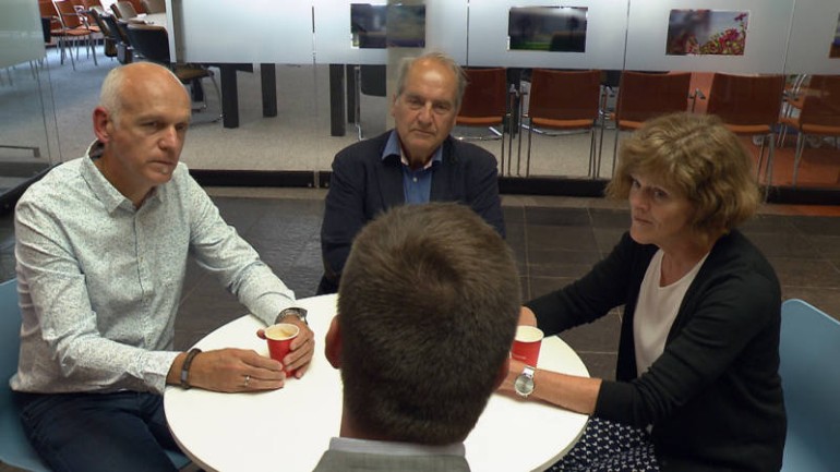 البلديات تعتمد على المزيد من الوسطاء بينها وبين المواطنين - لأن المحامين يصعدون الأمور