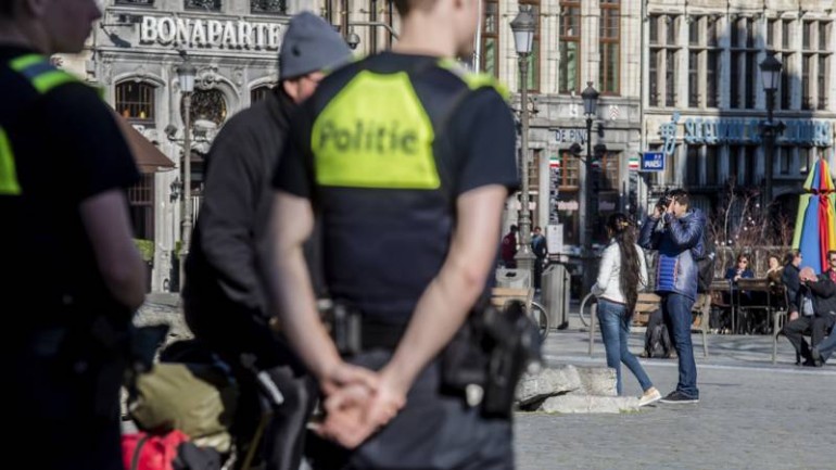 اصابة امرأة بجروح خطيرة بعد رميها بسائل حارق في ساحة أنتفيرب ببلجيكا