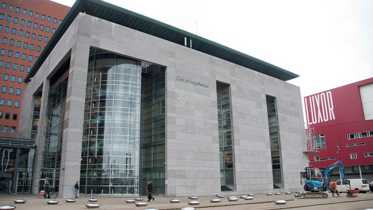 السجن المشدد لمحمد وحسين وسعد من روتردام للسفر إلى سوريا والإشتراك بمنظمة ارهابية