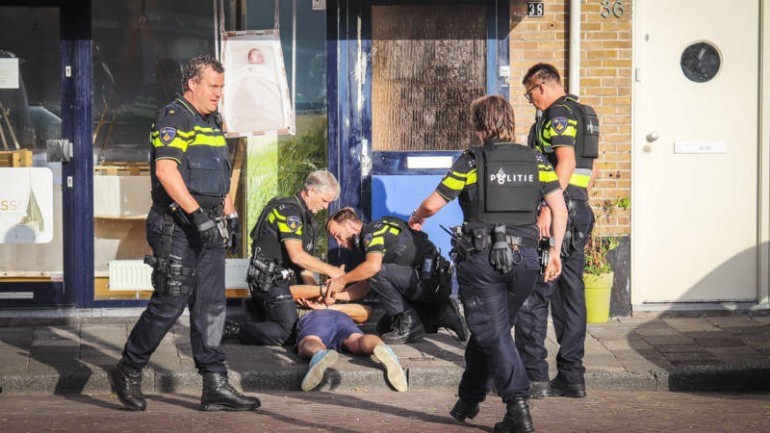 اخلاء عدة منازل واغلاق شارعين في Haarlem بعد تهديد رجل بمتفجرات في منزله