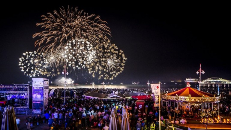 مهرجان الألعاب النارية الدولية في شاطيء سخفينينغين في Den Haag هذا المساء والأسبوع القادم 