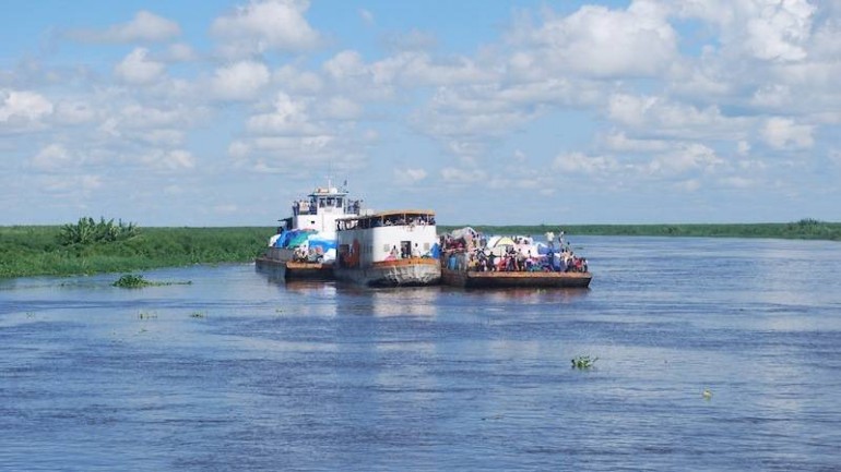 غرق 22 طفل وامرأة بانقلاب قارب يحمل تلاميذ في نهر النيل