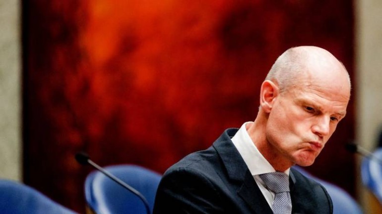 وزير الخارجية الهولندي بلوك تحت هجوم البرلمان بسبب تصريحاته