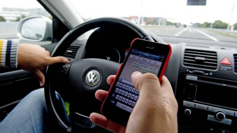 حملة جديدة في هولندا لتشجيع الناس على عدم استخدام الهاتف المحمول خلف عجلة القيادة