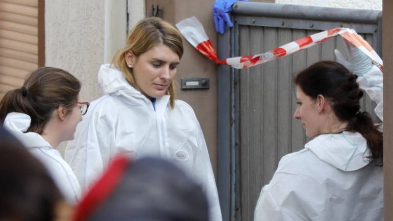 مقتل أم وإبنها واصابة وكلاء بجروح أثناء مداهمة الشرطة لمنزل في ألمانيا