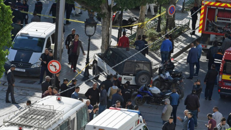 سقوط تسعة جرحى أغلبهم من الشرطة في تفجير امرأة لنفسها في العاصمة تونس