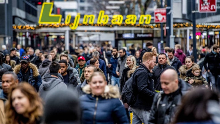 أول محاكمة في هولندا للمضايقة في الشارع " التلطيش" ستجري في روتردام- العقوبة قد تصل إلى 4100 € والسجن 3 أشهر