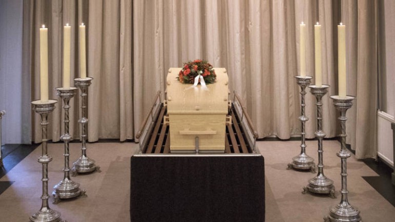 حزب D66 يريد تغيير قواعد الجنازة في هولندا لتصبح أكثر سهولة لأقرباء المتوفى