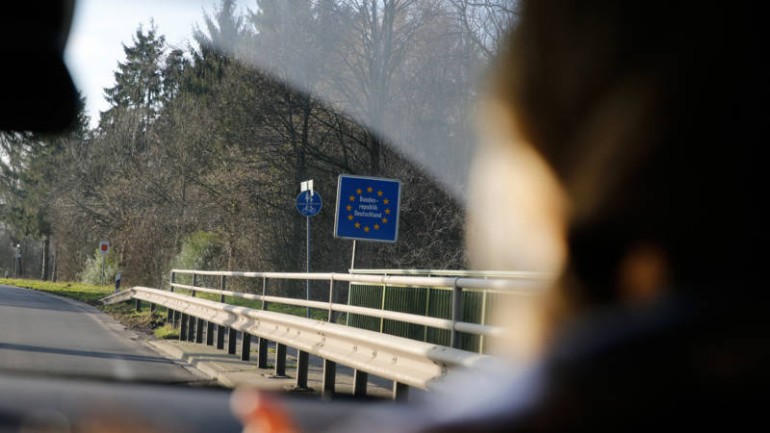 السلطات تقوم بحملة تفتيش ورقابة كبيرة على الحدود الهولندية الألمانية