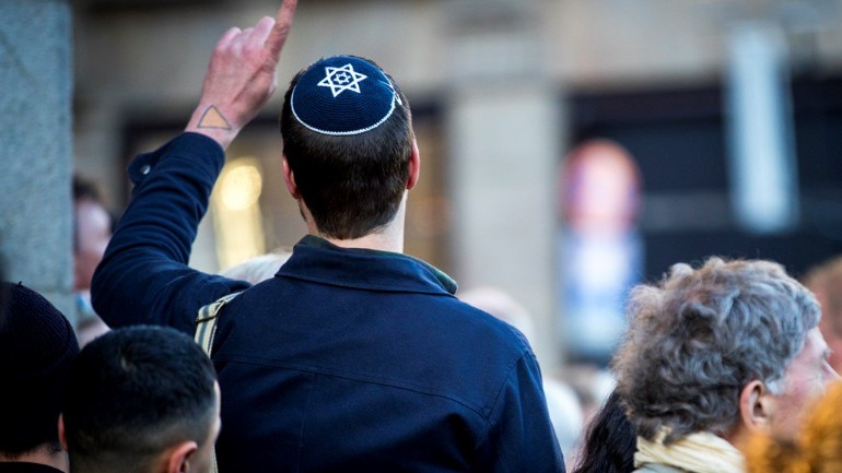 لهذه الأسباب اليهود في هولندا لا يجرؤون على إظهار أنهم يهود