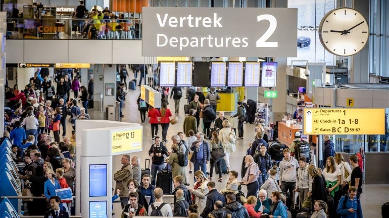 إلغاء عشرات الرحلات الجوية من وإلى مطار سخيبول بأمستردام بسبب الرياح الشديدة