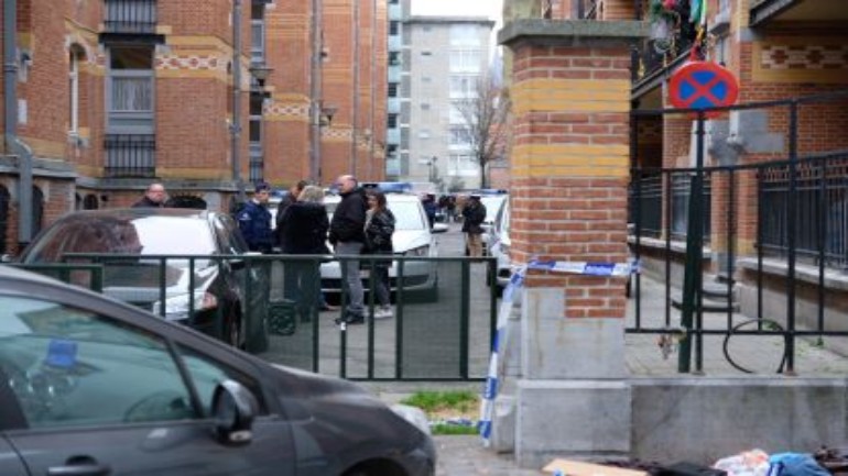 الشرطة البلجيكية تطلق النار على رجل هاجمهم بسيف وترديه قتيلا في بروكسل 