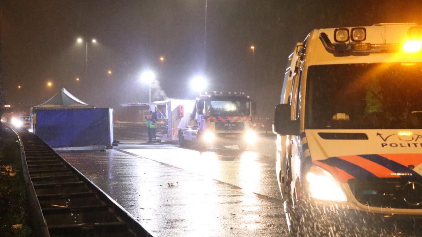 مقتل شخصين في حادث مروري خطير على الطريق السريع A10 قرب أمستردام
