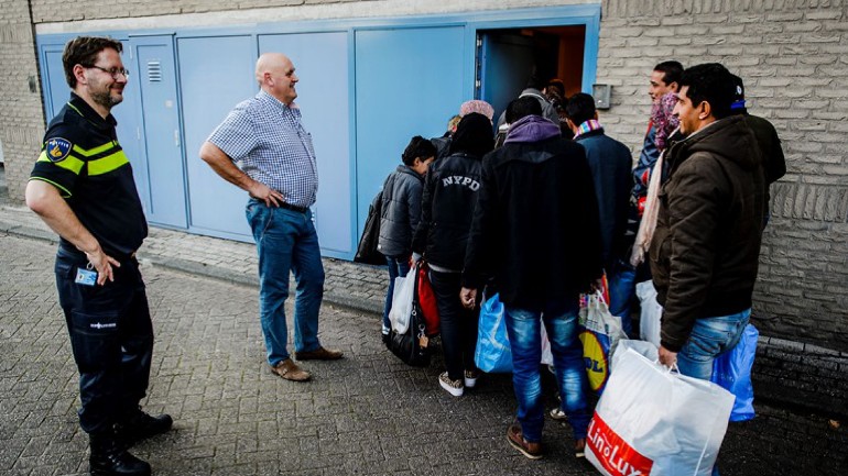 وصل إلى هولندا هذا العام حتى شهر أغسطس 17,000 لاجيء تم منح الاقامة لأكثر من الثلثين 