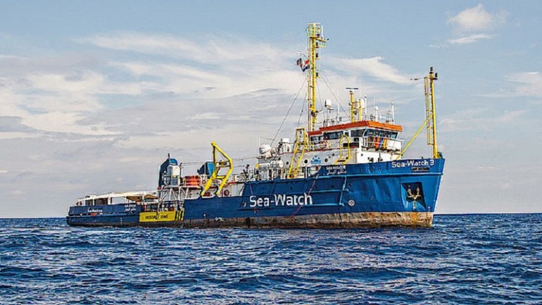 هولندا ستستقبل عدد من اللاجئين العالقين على سفينة Sea Watch في البحر الأبيض المتوسط
