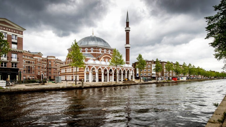أمن اضافي لحراسة المساجد والمؤسسات الإسلامية في أمستردام