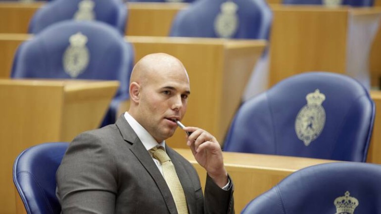 كان برلماني في حزب PVV ومن أشد المعادين للإسلام في هولندا - أعلن اليوم أنه أصبح مسلما